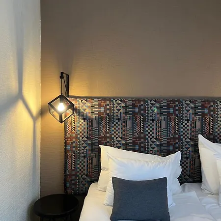 Zeit Hotel *