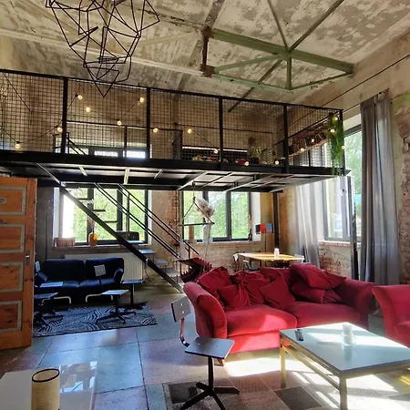 Zeit Hotel *